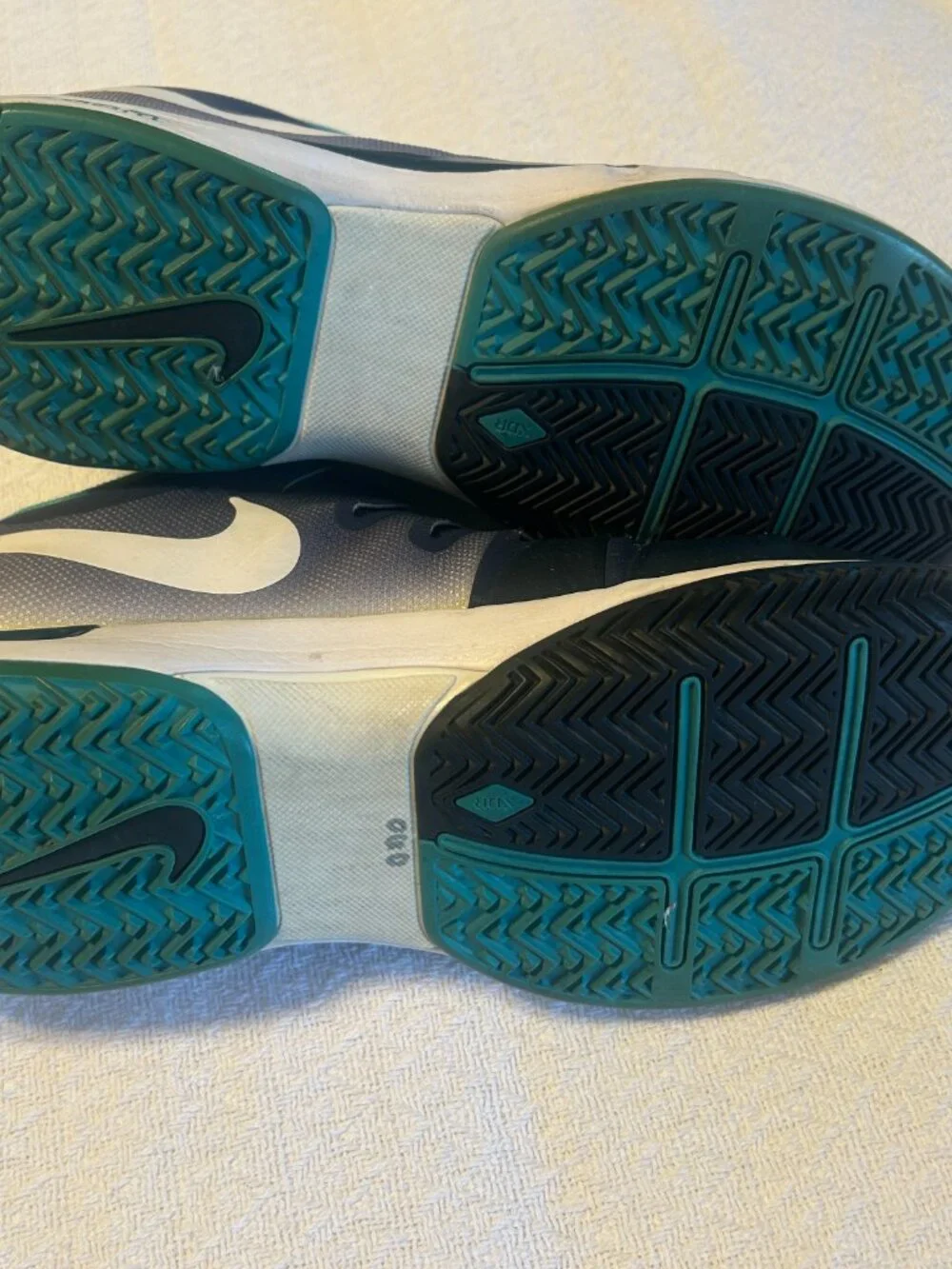 Nike Women's Size 11 Athletic Shoes - Picture 5 of 8